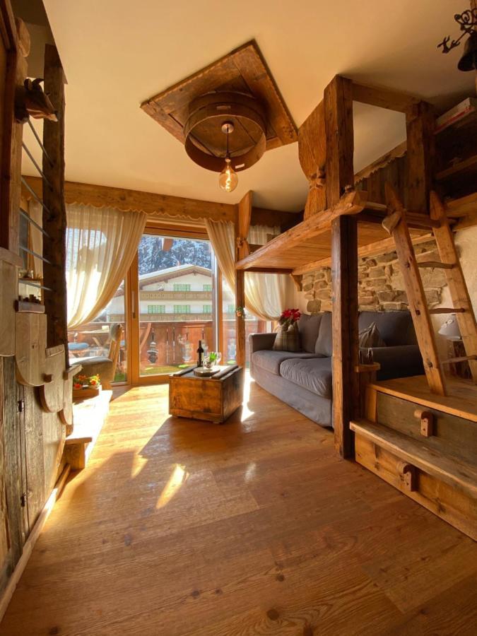 Calore Di Una Casa Di Montagna Кампітелло-ді-Фасса Екстер'єр фото