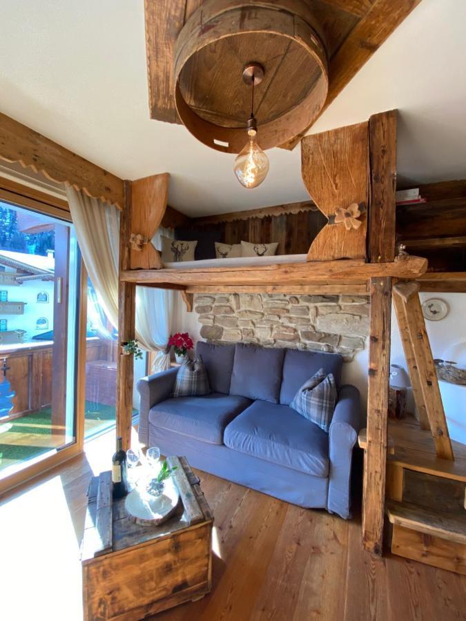 Calore Di Una Casa Di Montagna Кампітелло-ді-Фасса Екстер'єр фото