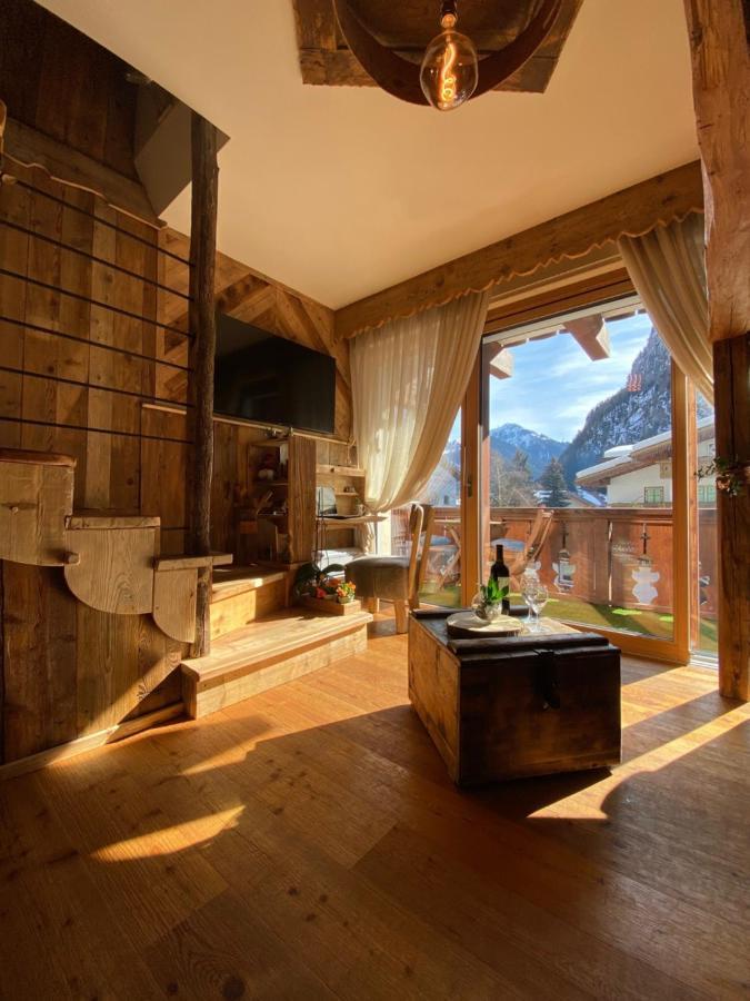 Calore Di Una Casa Di Montagna Кампітелло-ді-Фасса Екстер'єр фото
