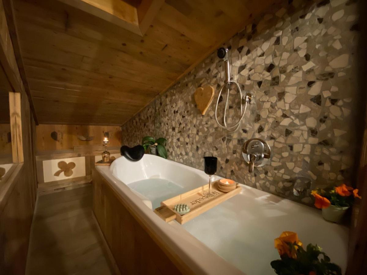Calore Di Una Casa Di Montagna Кампітелло-ді-Фасса Екстер'єр фото