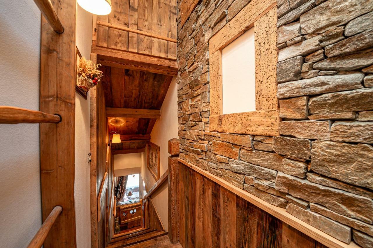 Calore Di Una Casa Di Montagna Кампітелло-ді-Фасса Екстер'єр фото